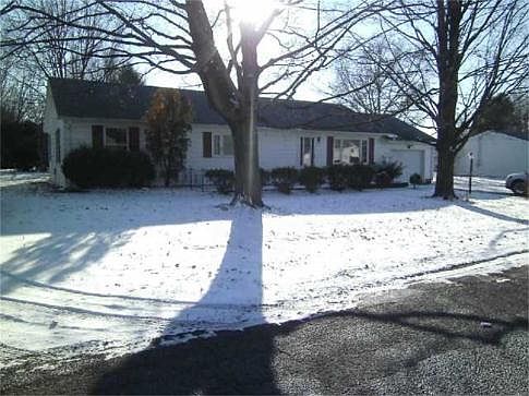 1st image of 325 E Barnes St