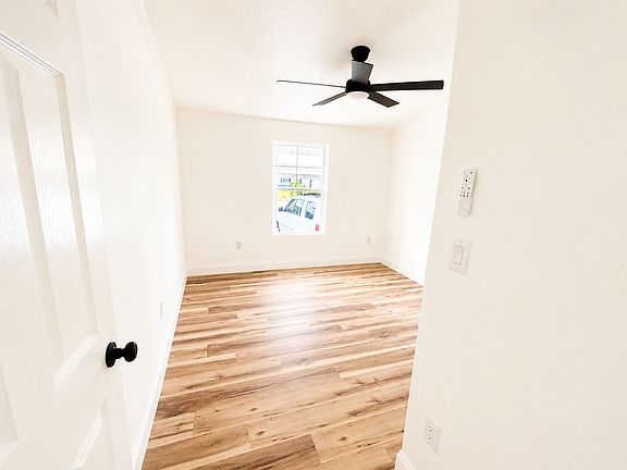 5th image of 1565 Seneca Dr