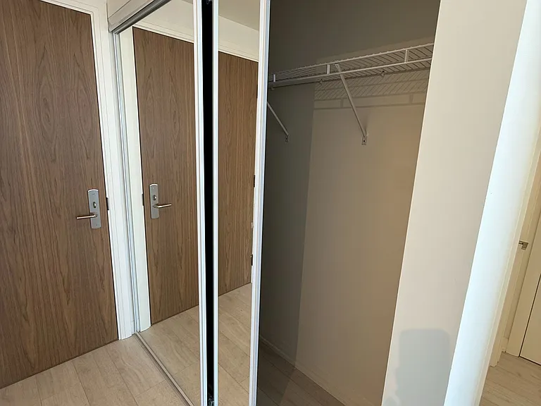 27 Korda Gate #2308 — Photo 4