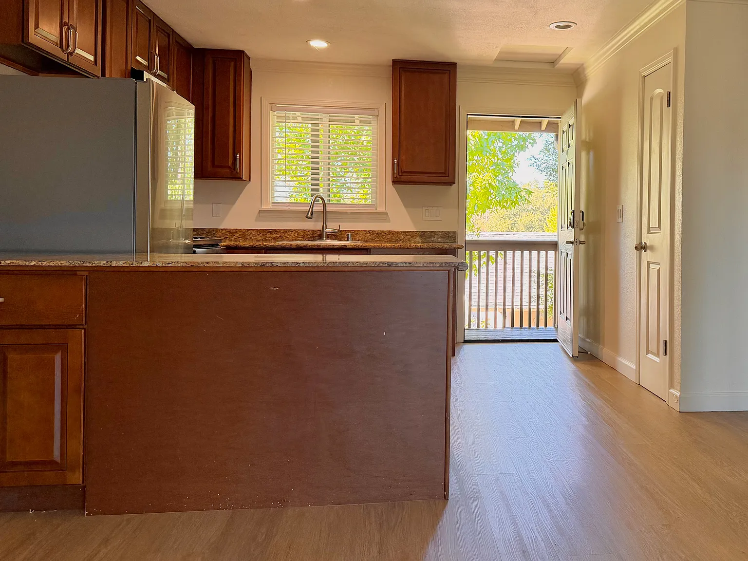 2 bed, 954 sqft, $2,550 — Photo 2