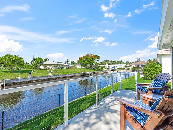 Canal view facing west. Enjoy brilliant sunsets.