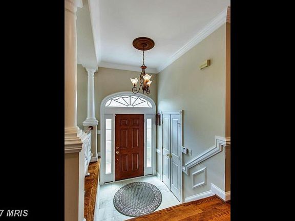 5th image of 6317 Barcroft Mews Dr