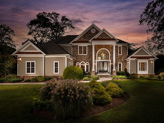 3rd image of 1576 Bay Head Rd