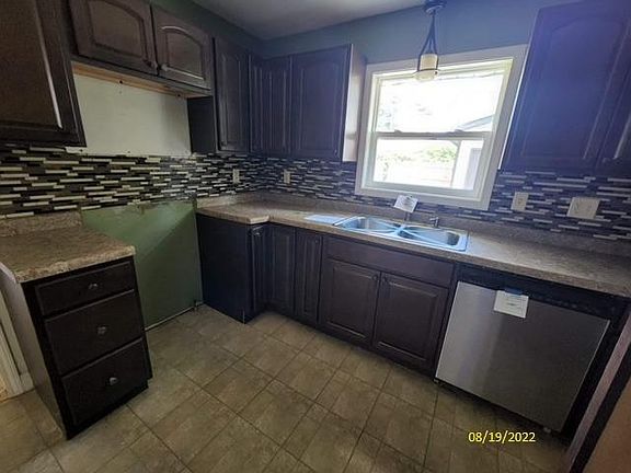 3rd image of 3549 N Wisconsin St