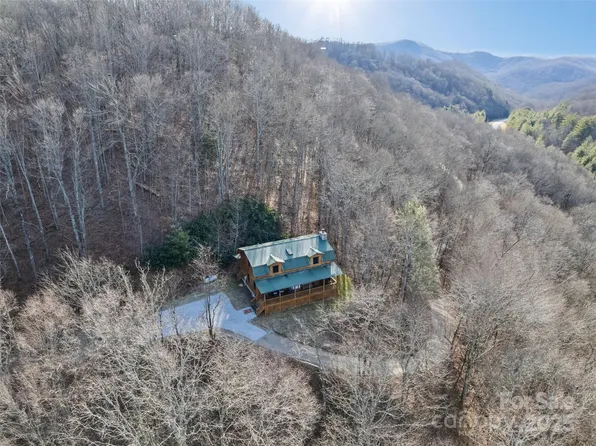 171 Sharons Blf, Franklin, NC 28734