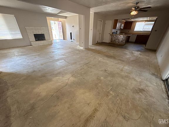 4th image of 6012 Auburn Oaks Dr