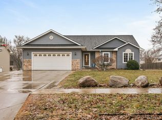 1635 E Watrous Ave, Des Moines, IA 50320