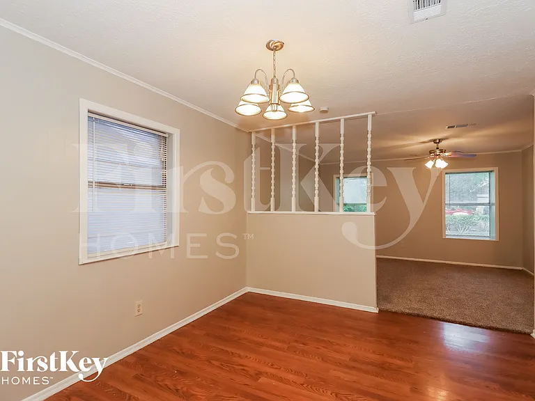 2518 S San Antonio St — Photo 4