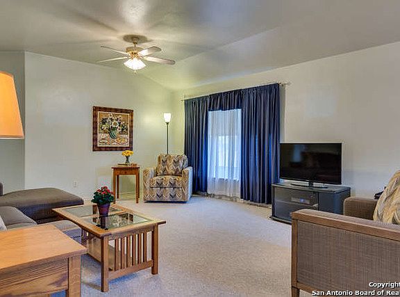5th image of 1006 Maltese Ln