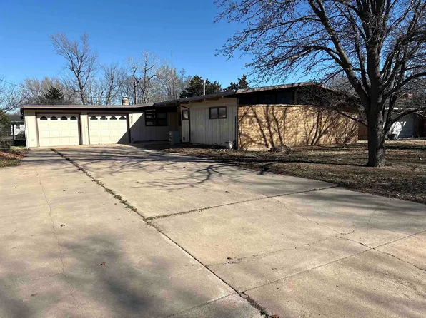 312 N Garfield St, Stafford, KS 67578