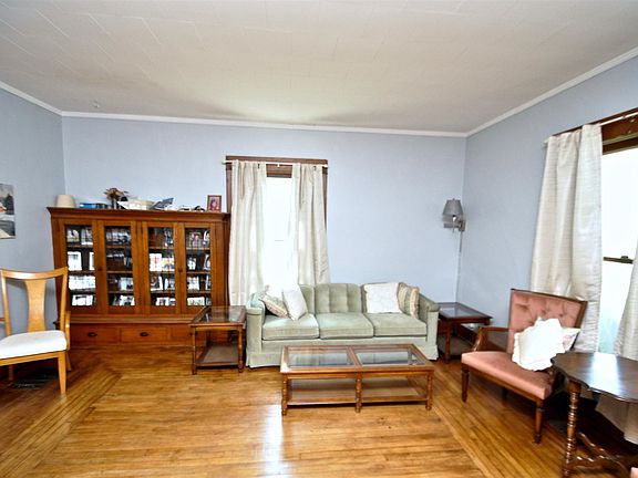 5th image of 615 Washington Ave
