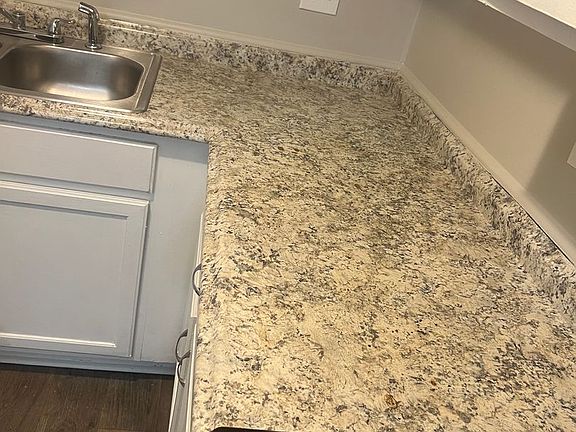 5th image of 7984 Shady Oak Trl APT 173