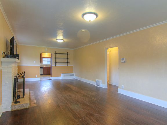 4th image of 872 S 37th St