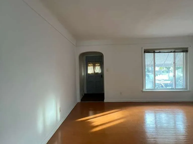 11215 Langton Ave — Photo 15