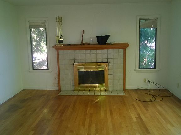 4th image of 10730 24th Ave NE