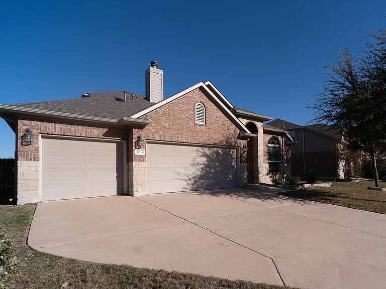 3208 Honey Peach Way — Photo 2
