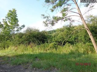 Maco Dr, Barberton, OH 44203