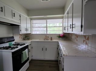 121 Meadowbrook Dr, Nacogdoches, TX 75964