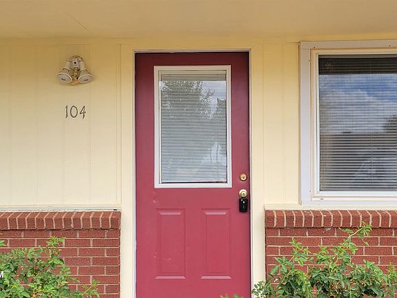 2nd image of 104 Lockwood Dr