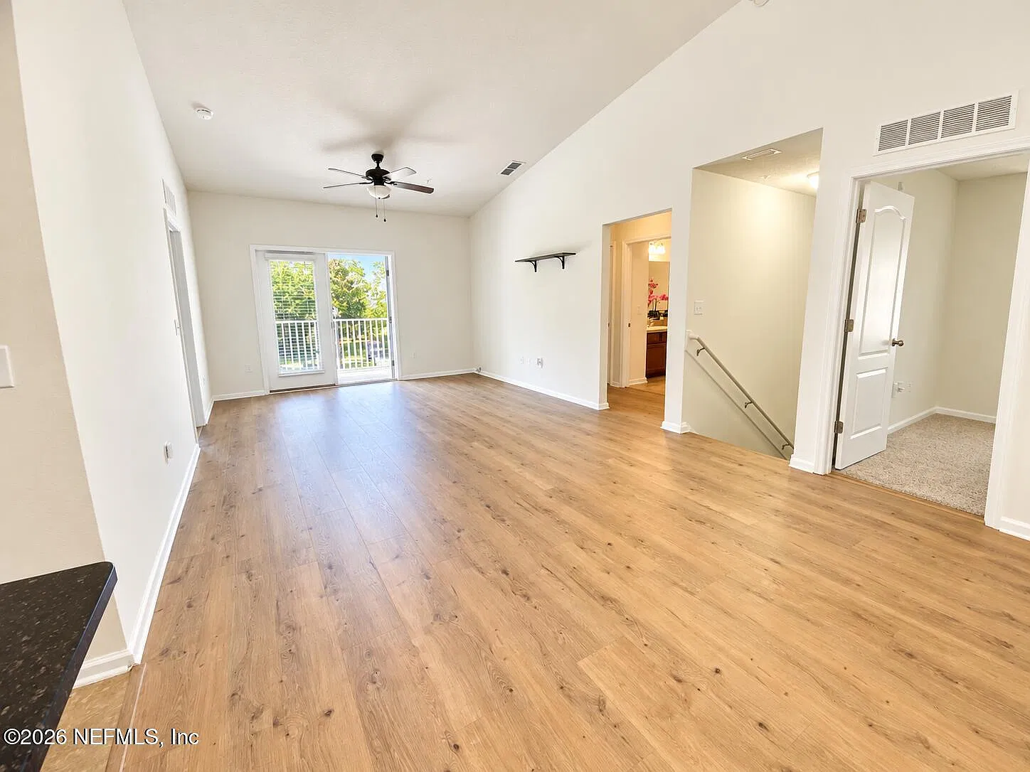 3 bed, 2.0 bath, 1337 sqft, $1,777 — Photo 4