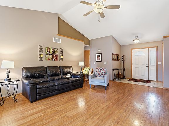 5th image of 402 Saint Francis Ct