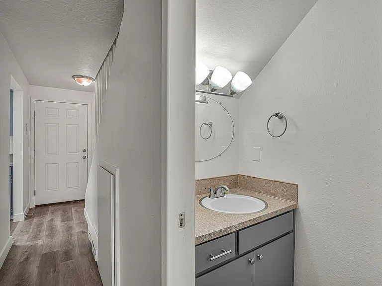 11900 SW Allen Blvd — Photo 24