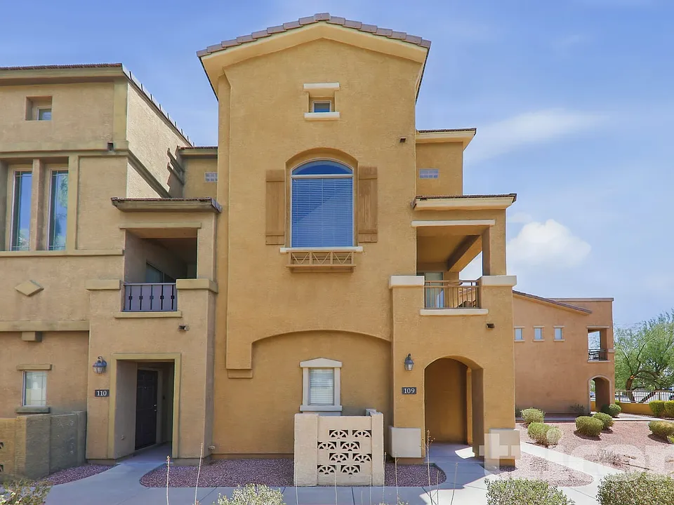3250 W Greenway Rd #109