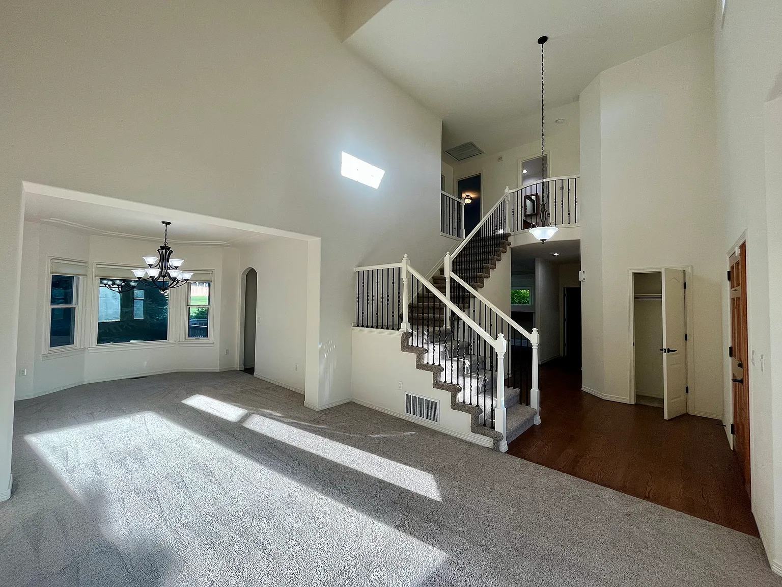10046 Gwendelyn Ln — Photo 4
