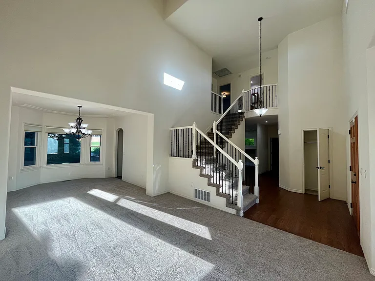 10046 Gwendelyn Ln — Photo 4