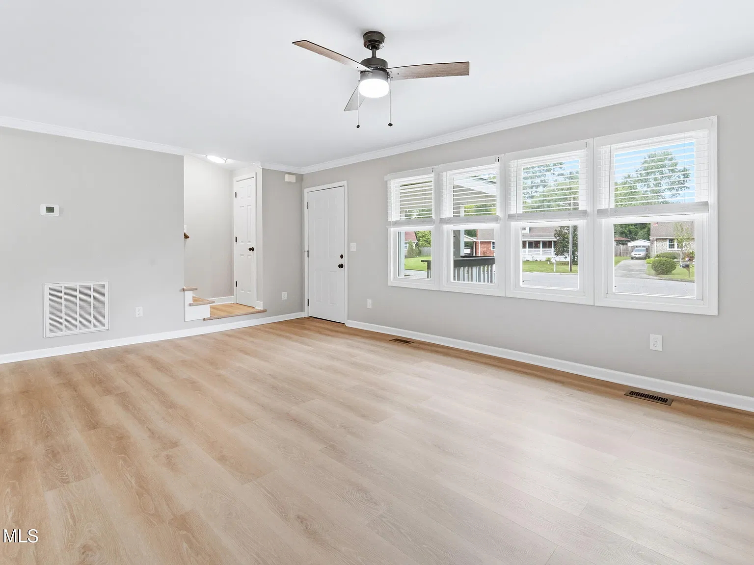 4 bed, 3.0 bath, 2153 sqft, $2,195 — Photo 4