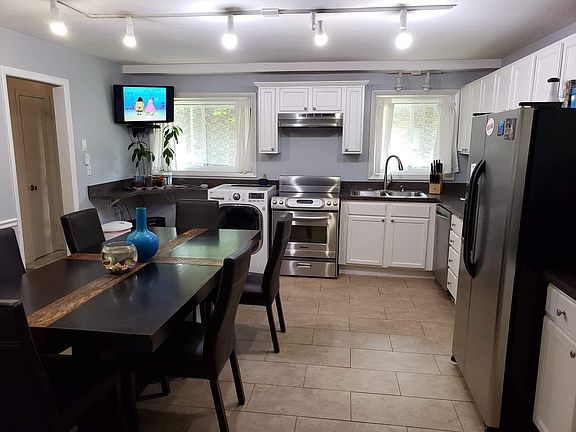 4th image of 401 Park Ave APT 104