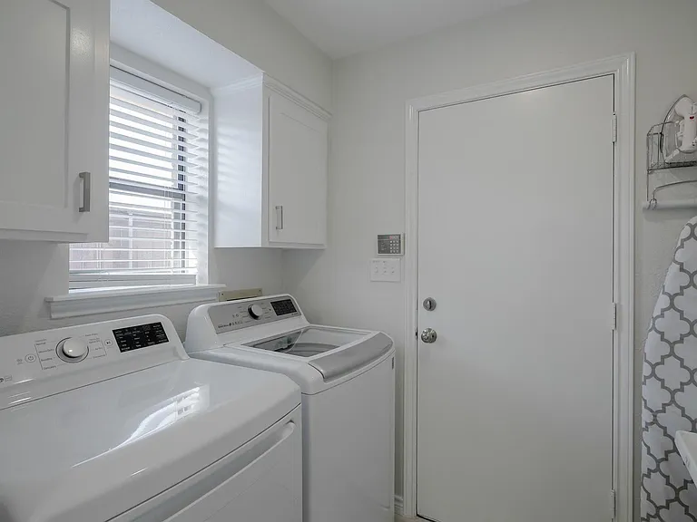 1613 E Spring Valley Rd — Photo 34