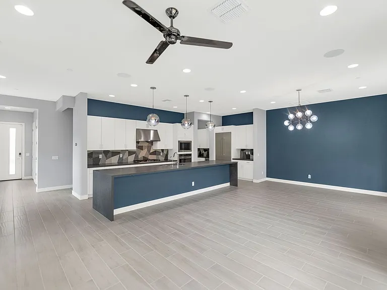6940 E Lyra Dr — Photo 2