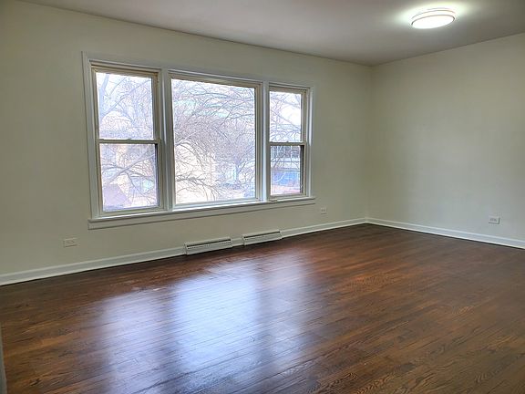 2nd image of 2900 W Foster Ave #2N