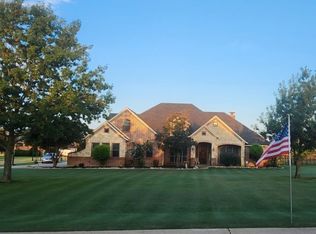 221 Magnolia Dr, Waxahachie, TX 75165