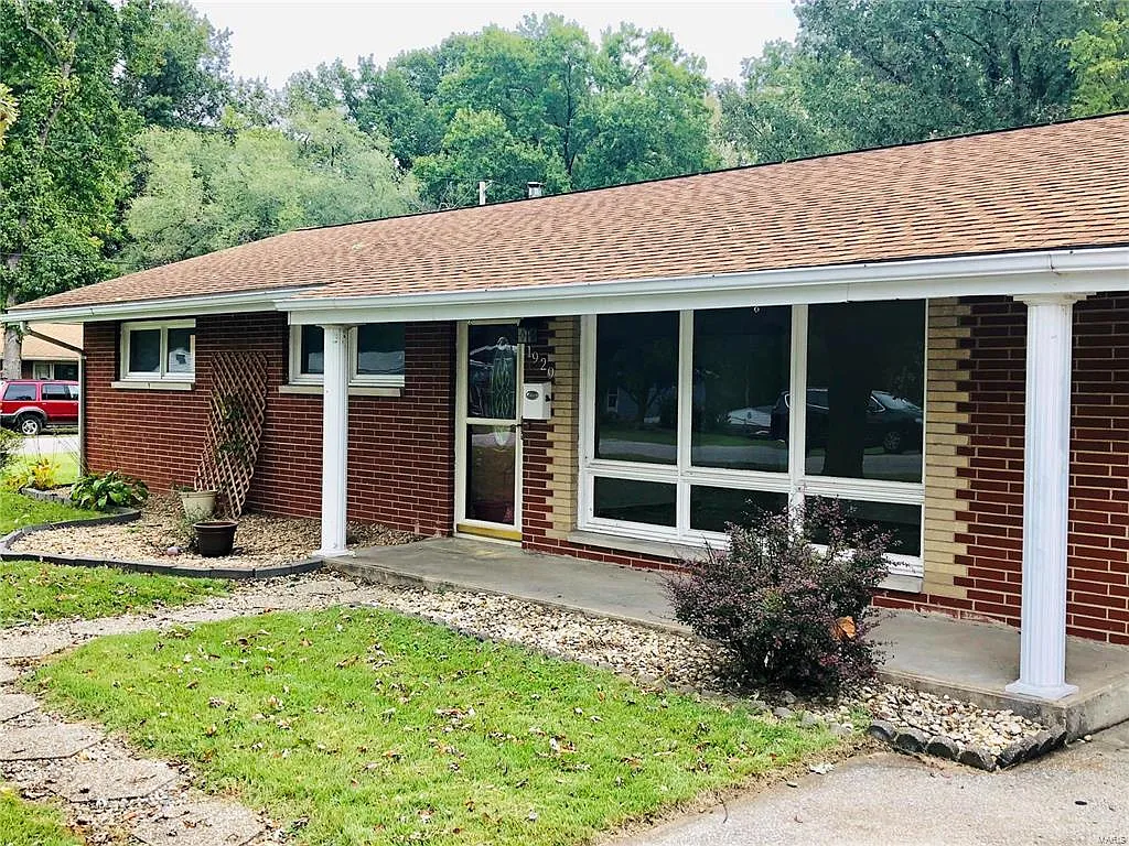 1929 Terrace Dr photo 1