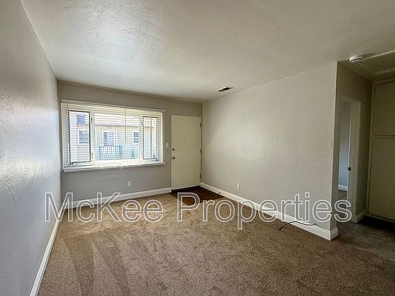 2nd image of 2321 Brant St