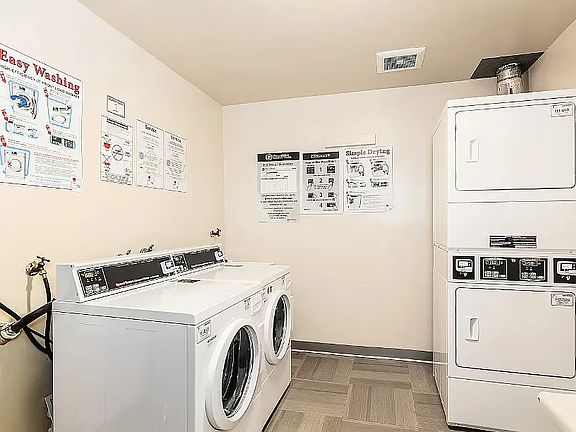 2nd image of 551 Jean St APT 103