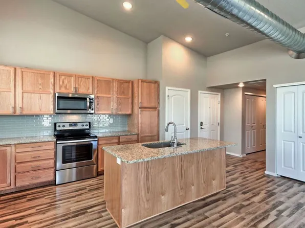 2960 Kincaid Dr APT 204, Loveland, CO 80538