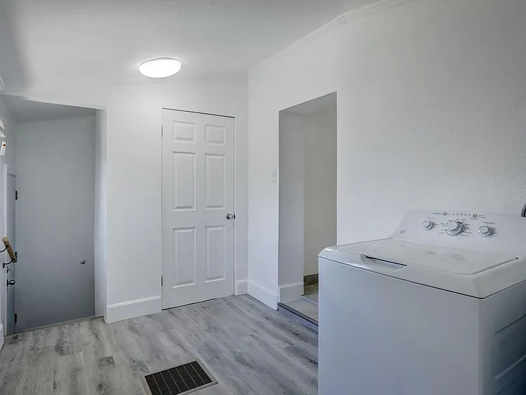 4333 Ames St — Photo 12