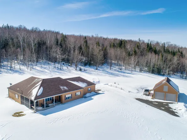 1 Jackson Road, Colebrook, NH 03576