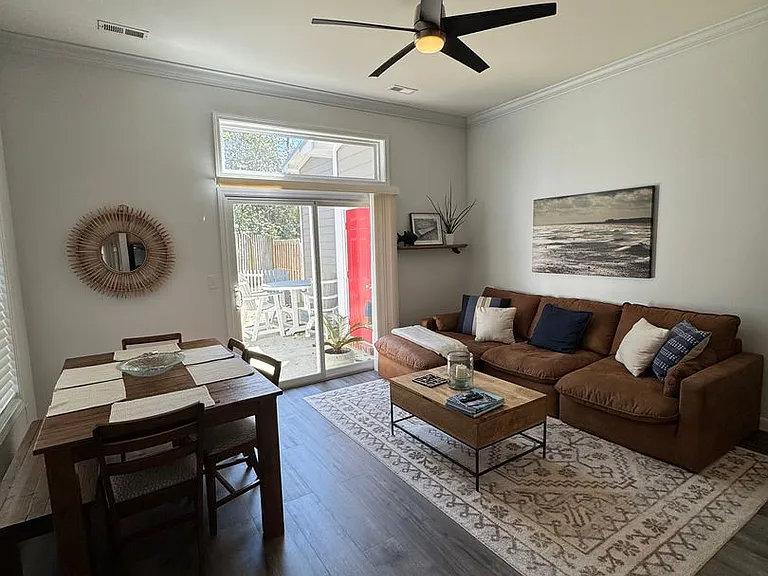 1605 Shoreline Pl — Photo 8