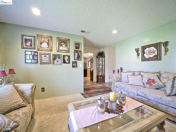 5th image of 117 Lofas Pl