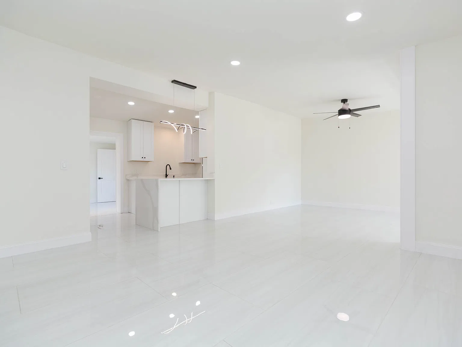 3 bed, 1426 sqft, $3,200 — Photo 3