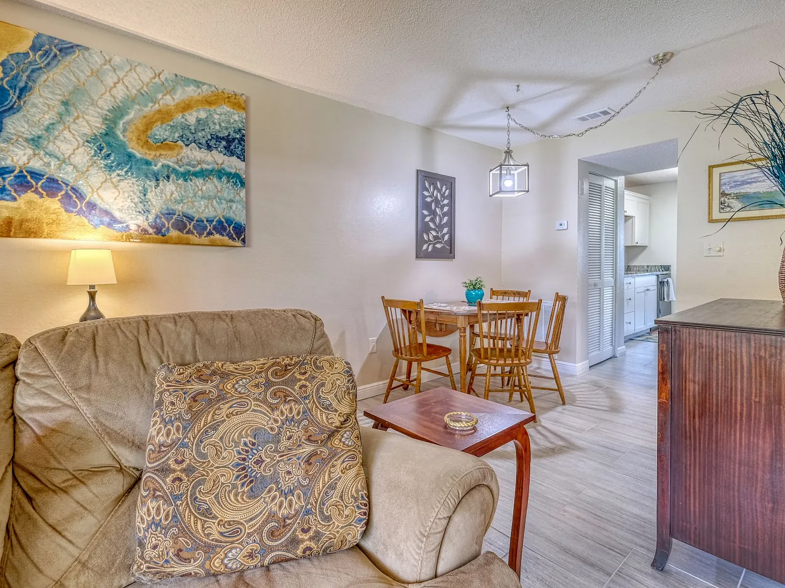 Long Bayou Condominiums — Photo 4