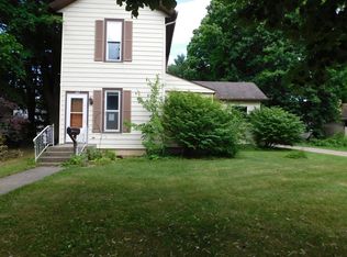 107 S Detroit St, Buchanan, MI 49107