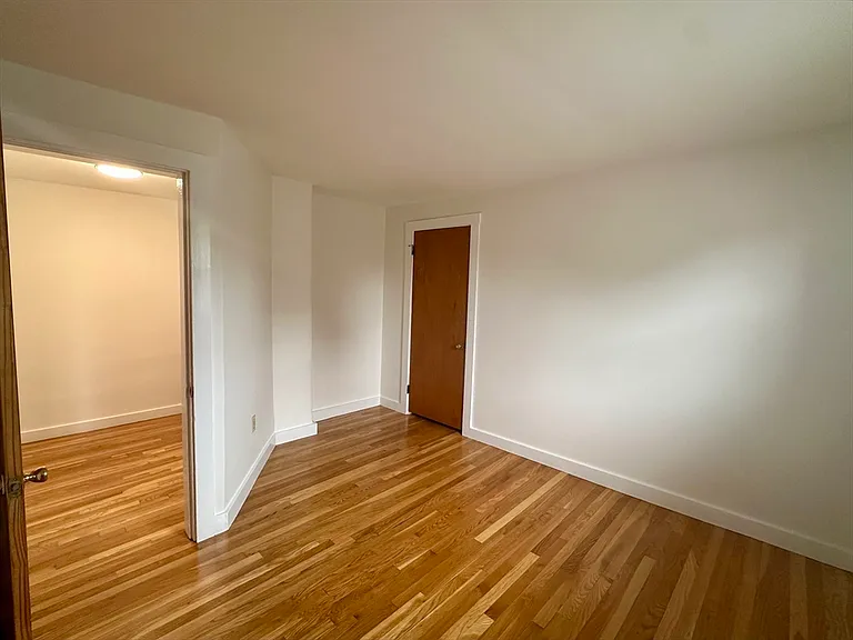 9 Norton St #3 — Photo 4
