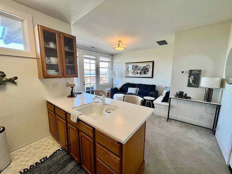 189 Evans Ave — Photo 20