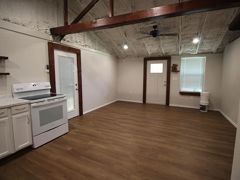 213 N Waldrip St — Photo 14