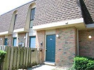 7424 Country Brook Dr, Indianapolis, IN 46260